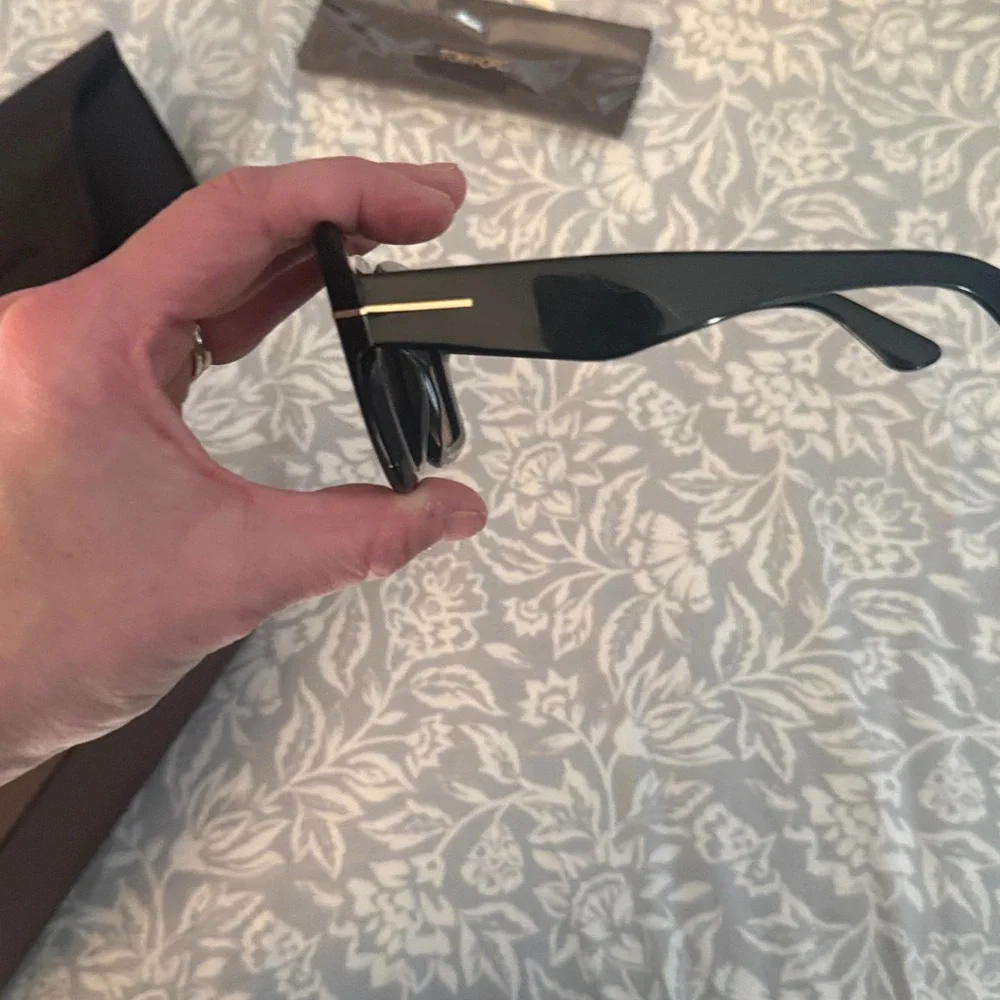 New Authentic  TOM FORD Esme Sunglasses Black & Gold